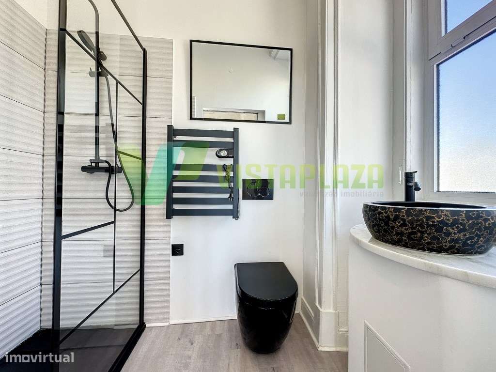 Moradia Geminada T2+2 Remodelada com Garagem, Espaço Exterior e Exc...-10