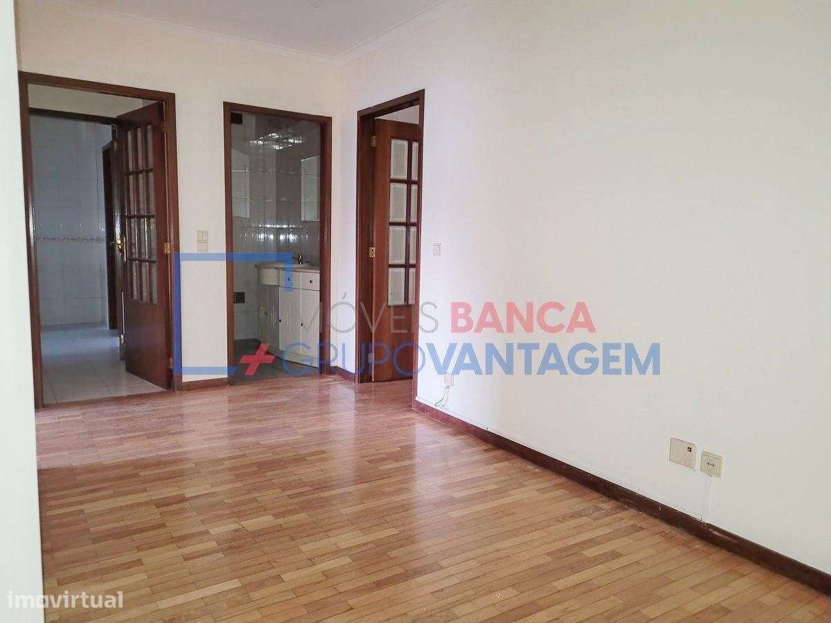 Apartamento T2+1 com pátio, em Aldoar - Grande imagem: 3/14