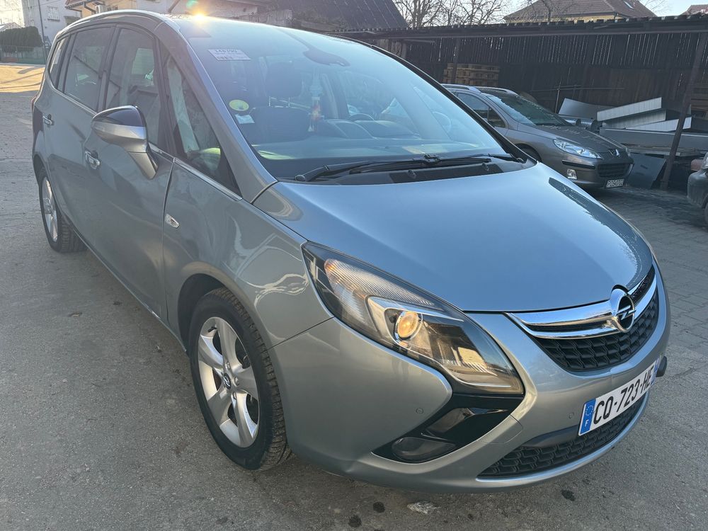 Opel Zafira C 2013