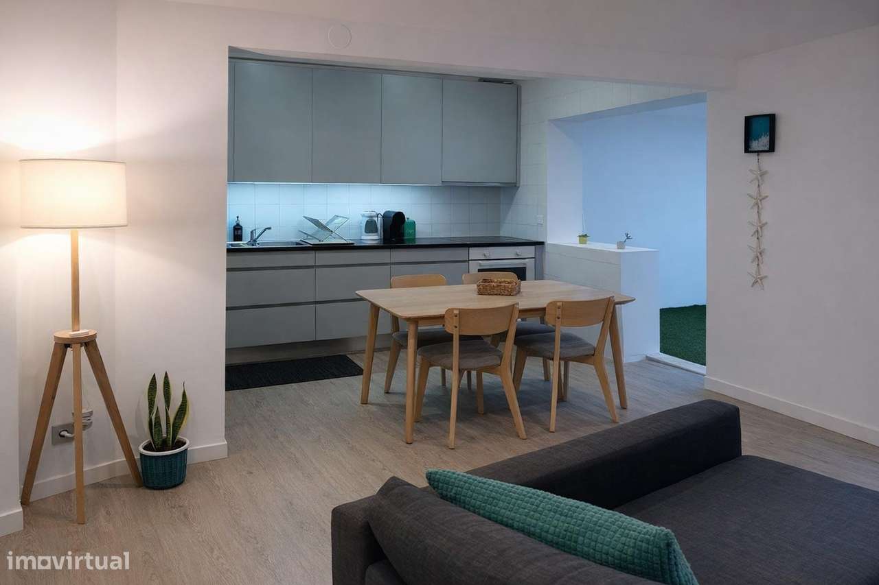 Andar de Moradia T2 em 1ª Linha de Mar em Angeiras - Grande imagem: 4/17