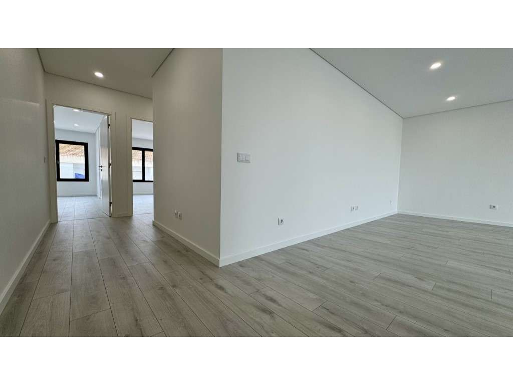 Apartamento T2 | Suíte | varanda |open space | Arrecadação-5