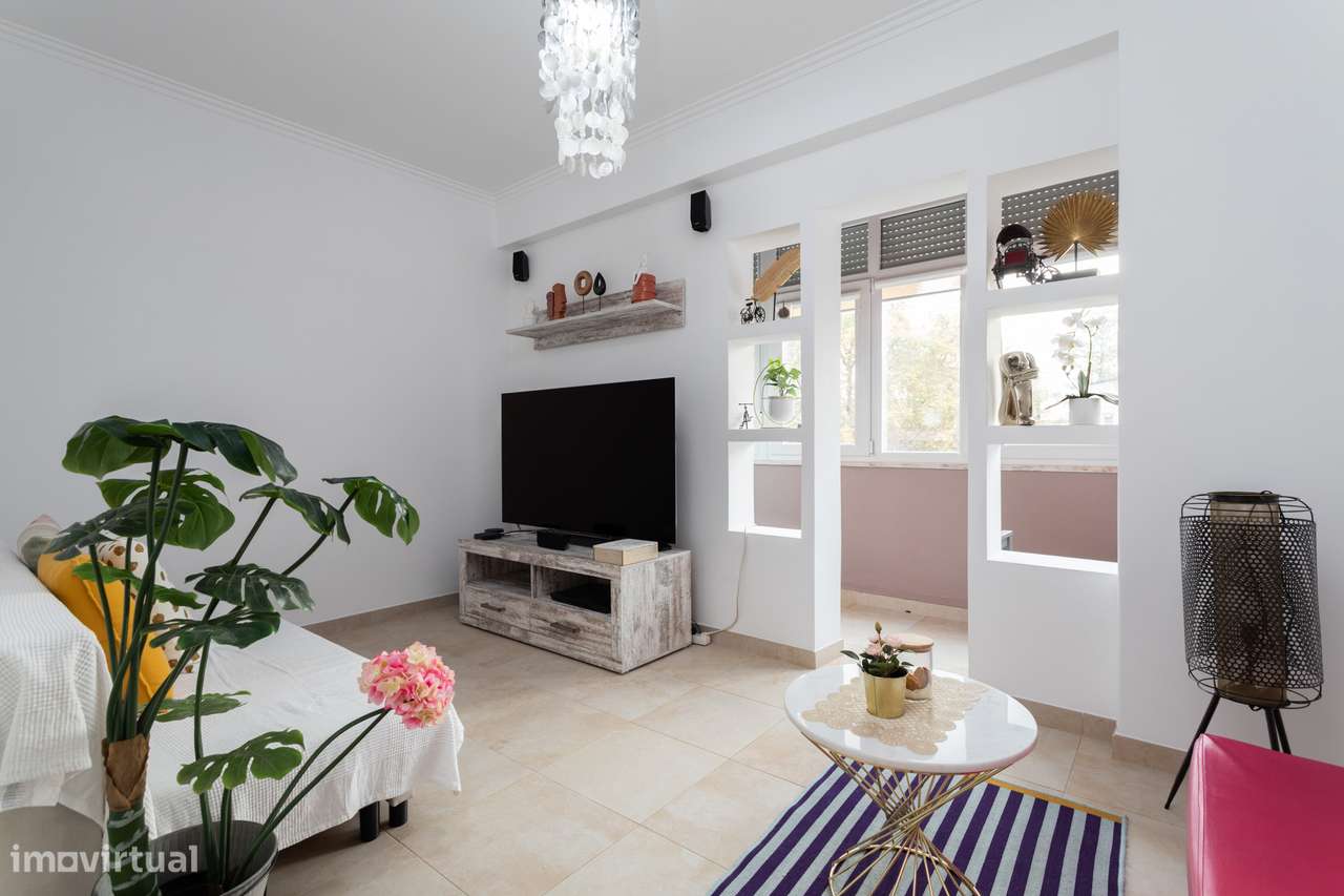 Encantador T2 no Centro da Amadora – Oportunidade Imperdível! - Grande imagem: 1/21