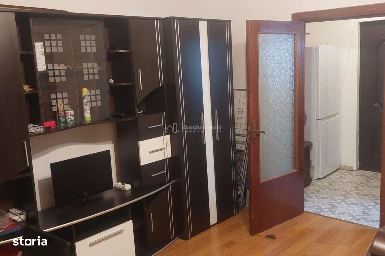 Garsoniera etaj 3 renovata mobilata utilata - Imagine principală: 1/9