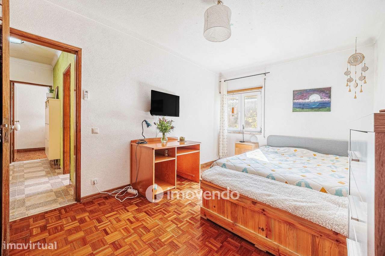 Moradia T3 mais Anexo T1 e Anexo T0 independentes, em Barcarena-25