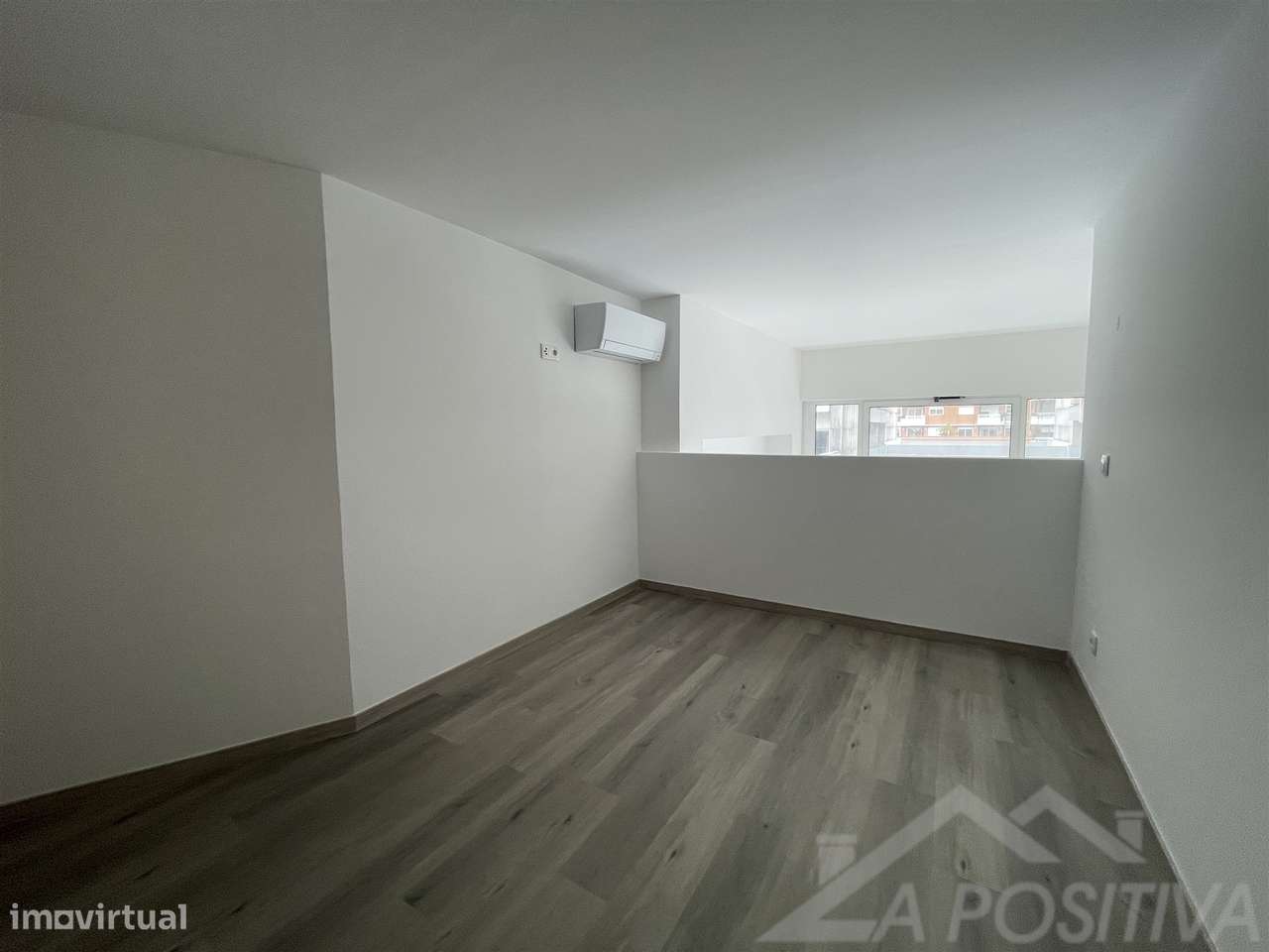 Apartamento T1+1 Venda em São João da Madeira,São João da Madeira-16