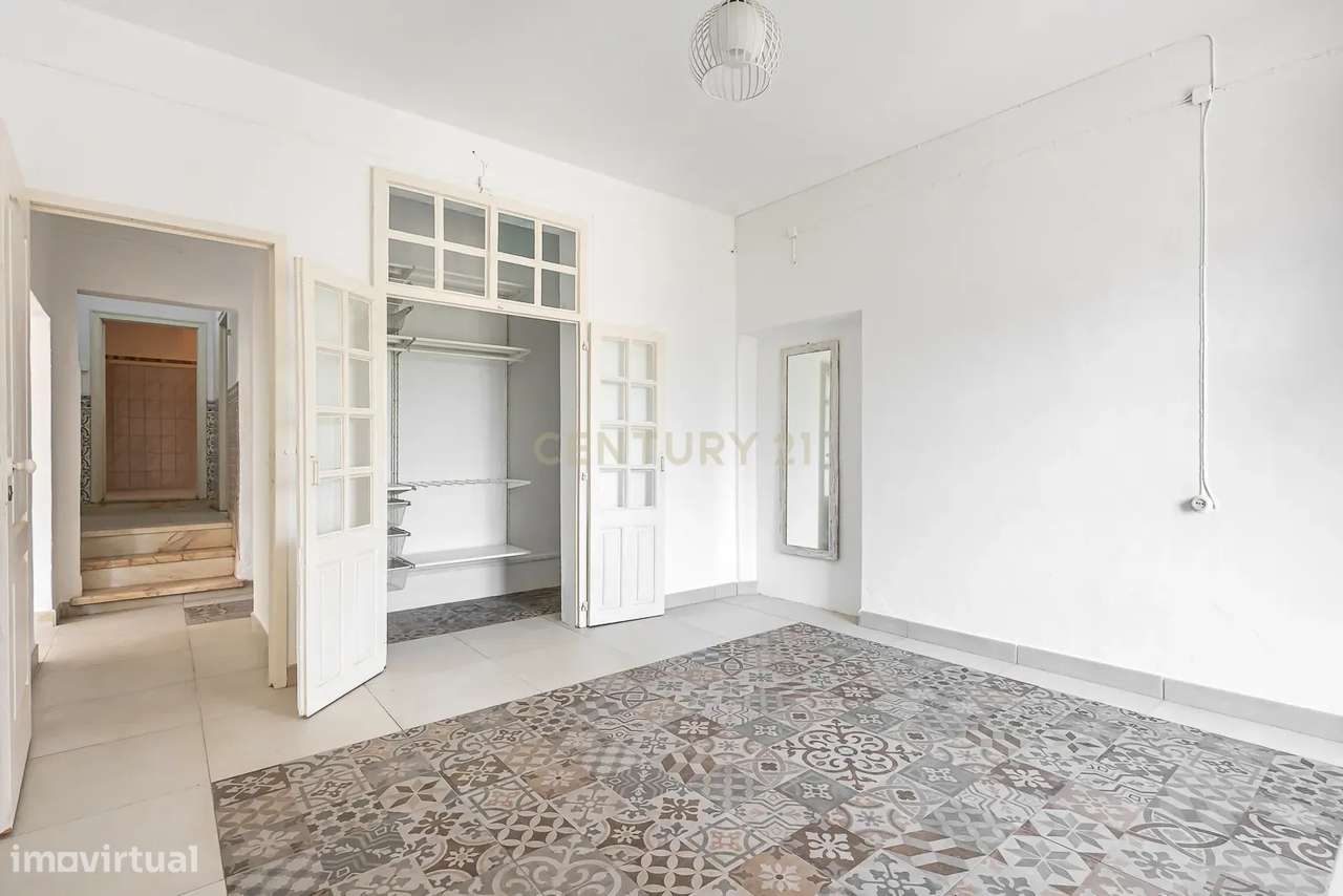 APARTAMENTO T2+1 COM 2 LOGRADOUROS NO CORAÇÃO DE BORBA - Grande imagem: 5/30