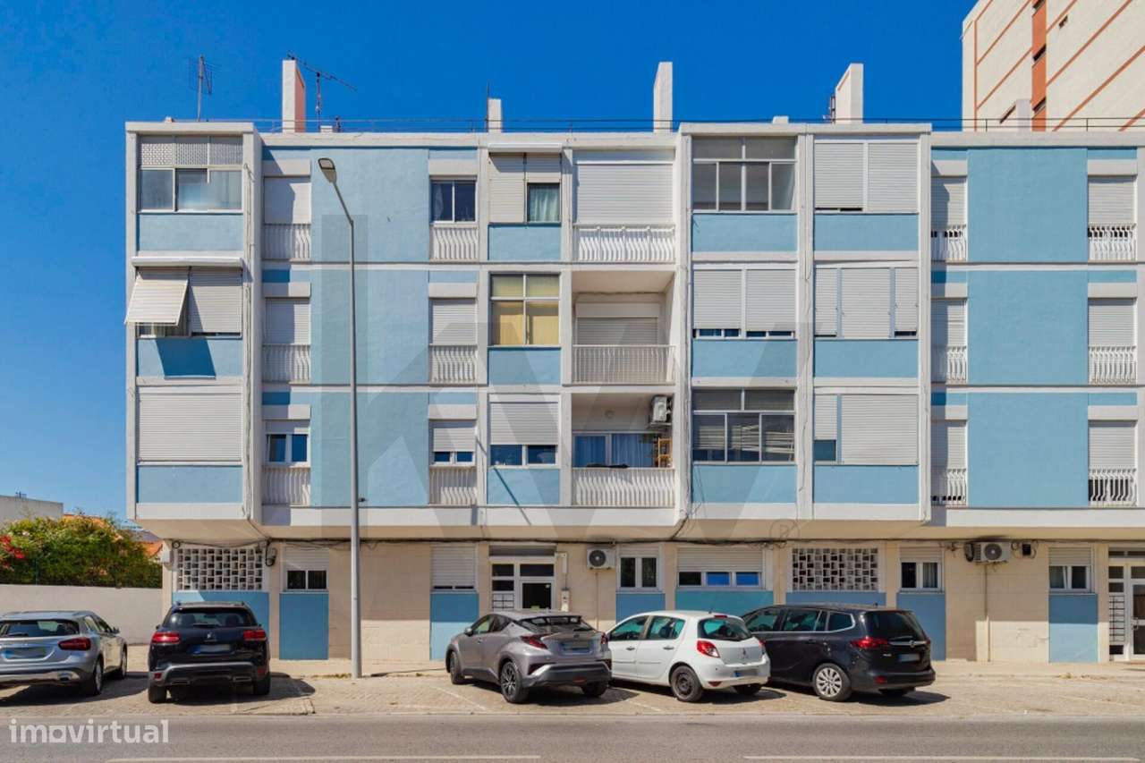 Excelente T2 Remodelado no Coração de Setúbal – Av. da República da Gu-24