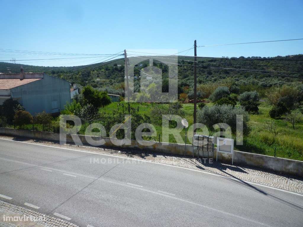 PRÉDIO URBANO COM R/C PARA COMERCIO E 1º ANDAR PARA HABITAÇÃO EM SALIR - Grande imagem: 3/14