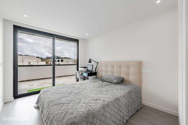 MORADIA GEMINADA T4+1, 4 Suites em PALMEIRA, BRAGA-14