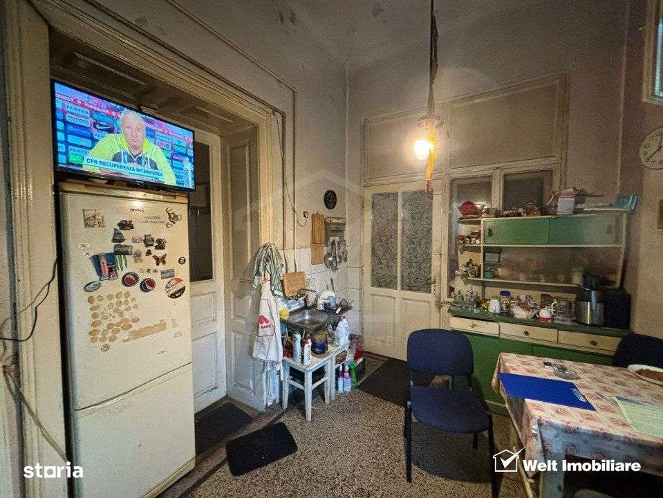 Oportunitate de investitie! Apartament ultracentral, la casa, cu 2 cam - Imagine principală: 4/6