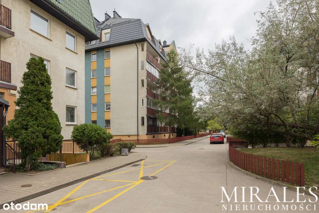 Wygodne mieszkanie z dużą jasną kuchnią i balkonem-8