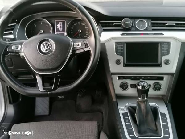 VW Passat - 10