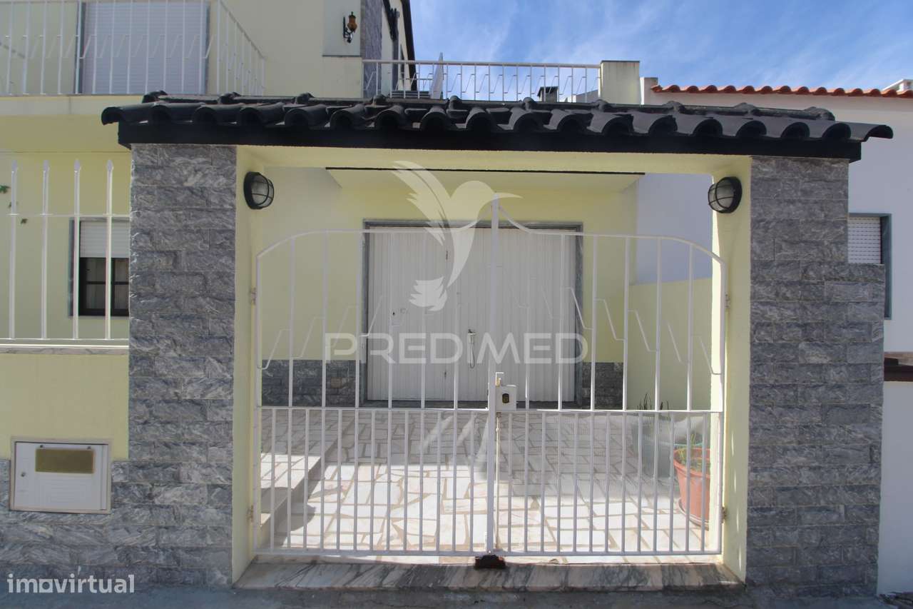 Moradia T3 Bifamiliar com logradouro e garagem . - Grande imagem: 4/24