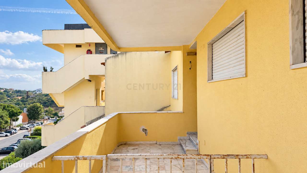 Apartamento T2 com Piscina, Elevador e Varanda Virada a Sul | Albufeir-2