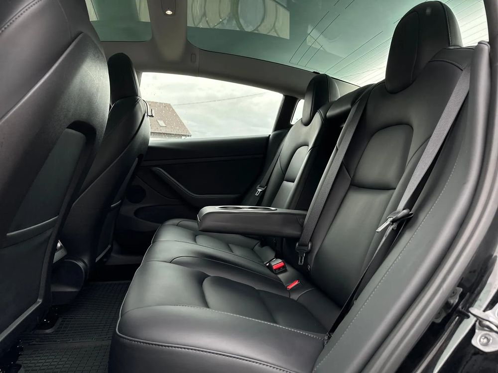 Tesla Model 3 Langstreckenbatterie Allradantrieb Dual Motor - 27
