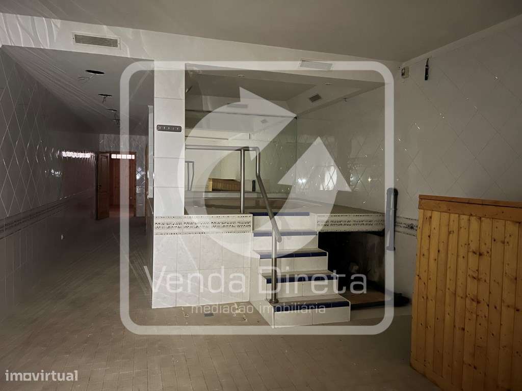 Moradia V7 Isolada em Belas, próximo ao campo de golfe.-36