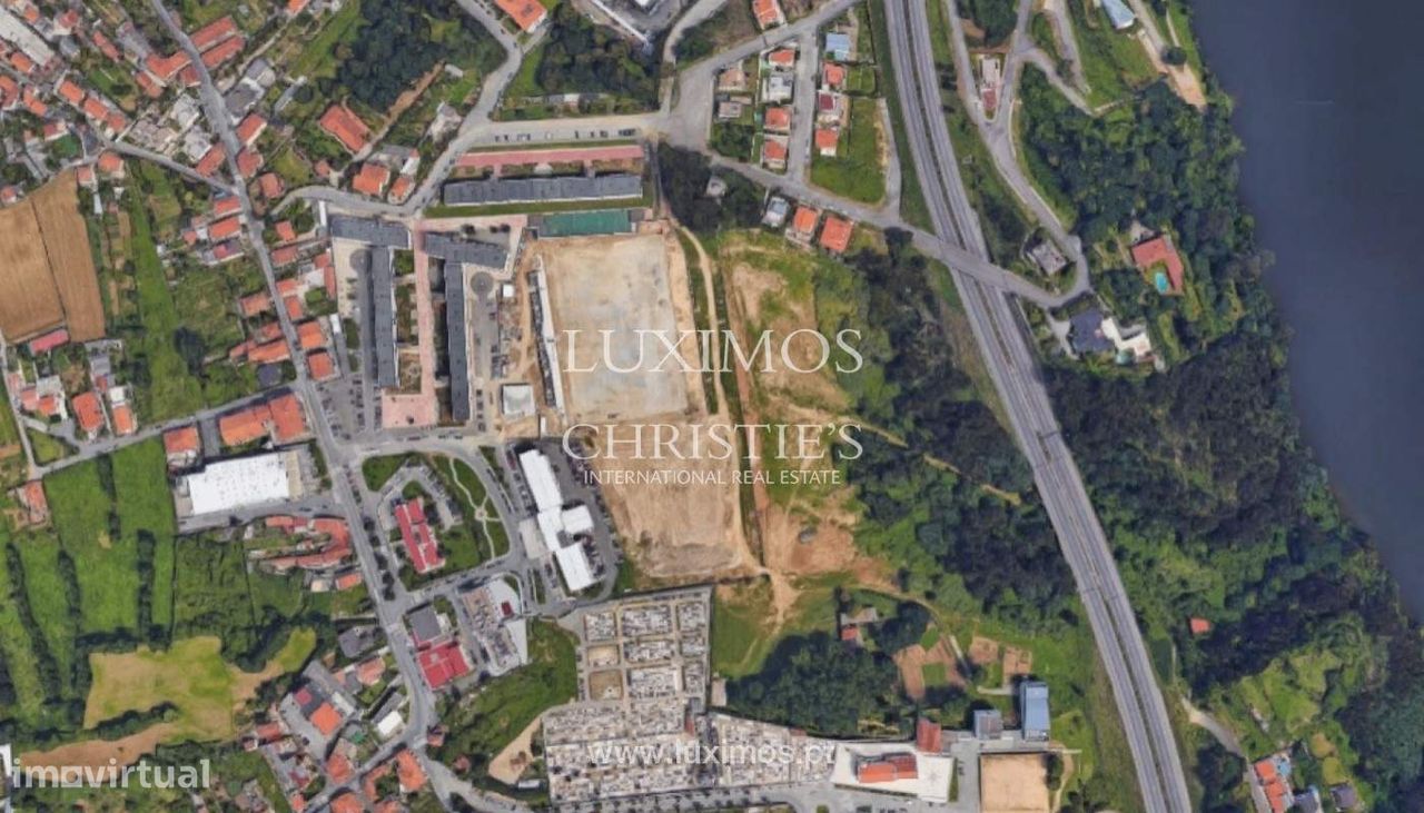Venda: Terrenos para construção, em 2.ª linha de rio, em V. N. Gaia - Grande imagem: 1/1