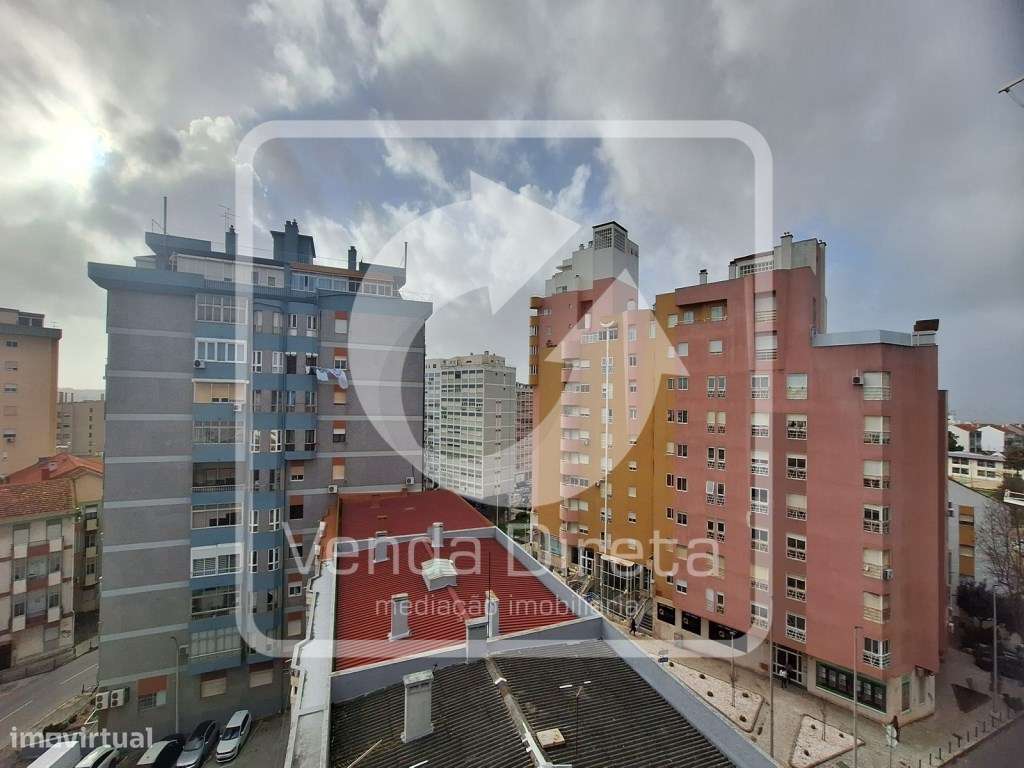 Apartamento T3 totalmente remodelado - Vista Rio!-24