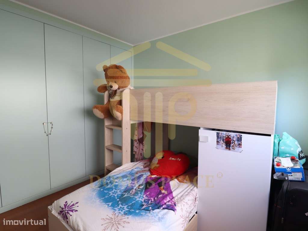Apartamento T3 no Castelo da Maia com Terraço, 3 Frentes e Lugar de...-34