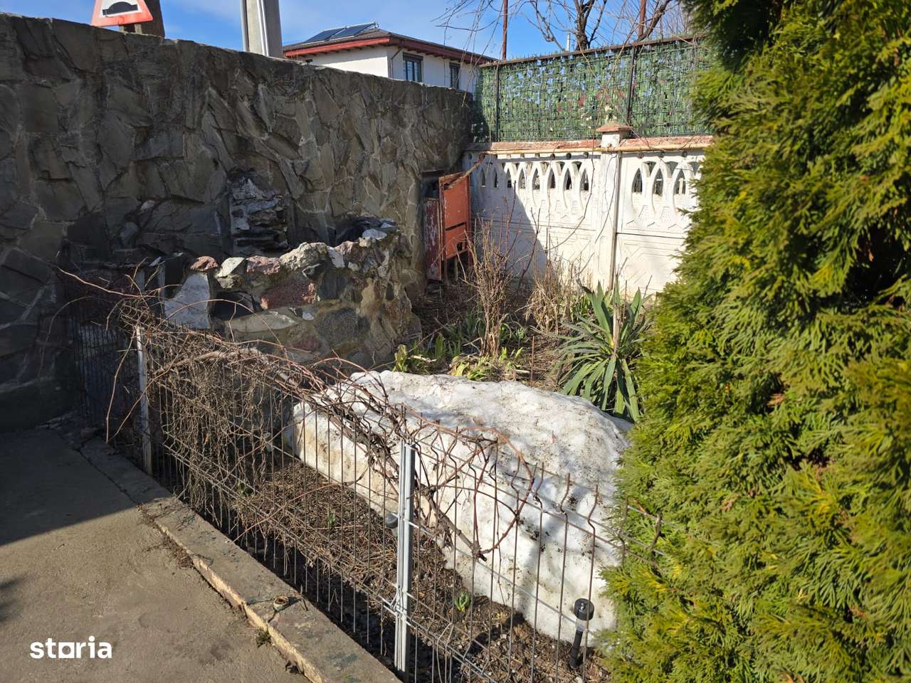 Casa 4 camere,300 m de blv.,640 mp teren/Com.Berceni-1