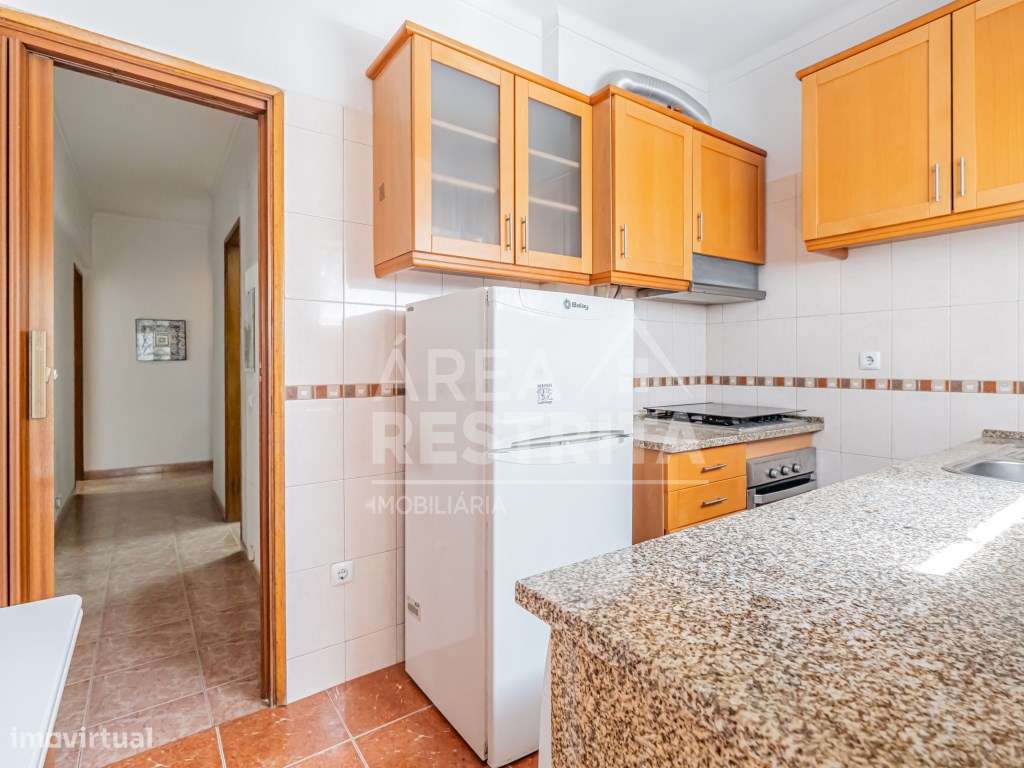 Excelente Apartamento T2 nas Paivas - Ótimo Potencial e Localização...-8