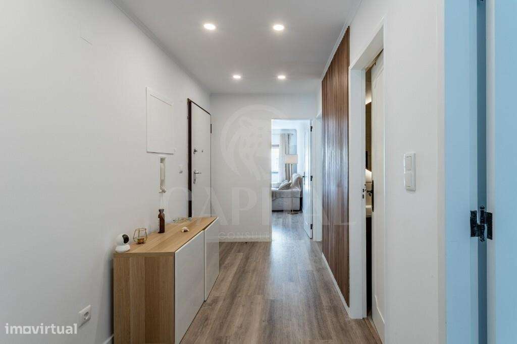 T2 Remodelado e com Varanda em Massamá - Grande imagem: 5/21