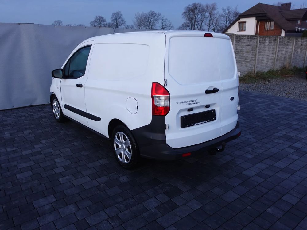 Ford Transit Courier 2022