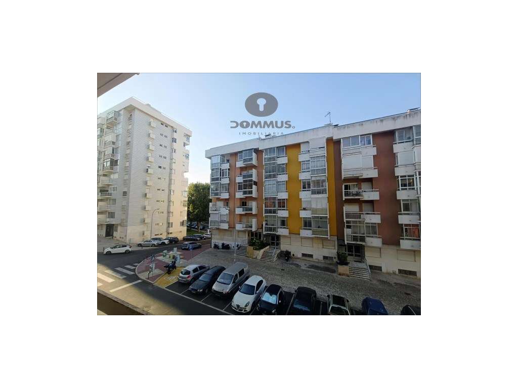 Apartamento T2 na Figueirinha ( Oeiras ) totalmente Remodelado-14