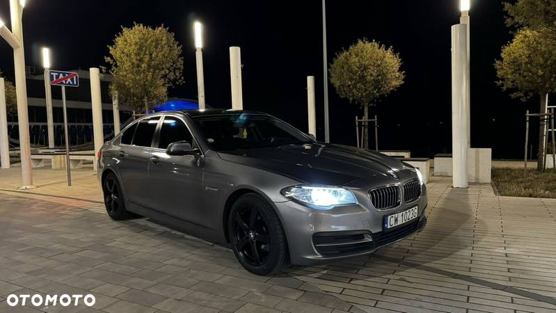 BMW Seria 5 520d Luxury Line - 1