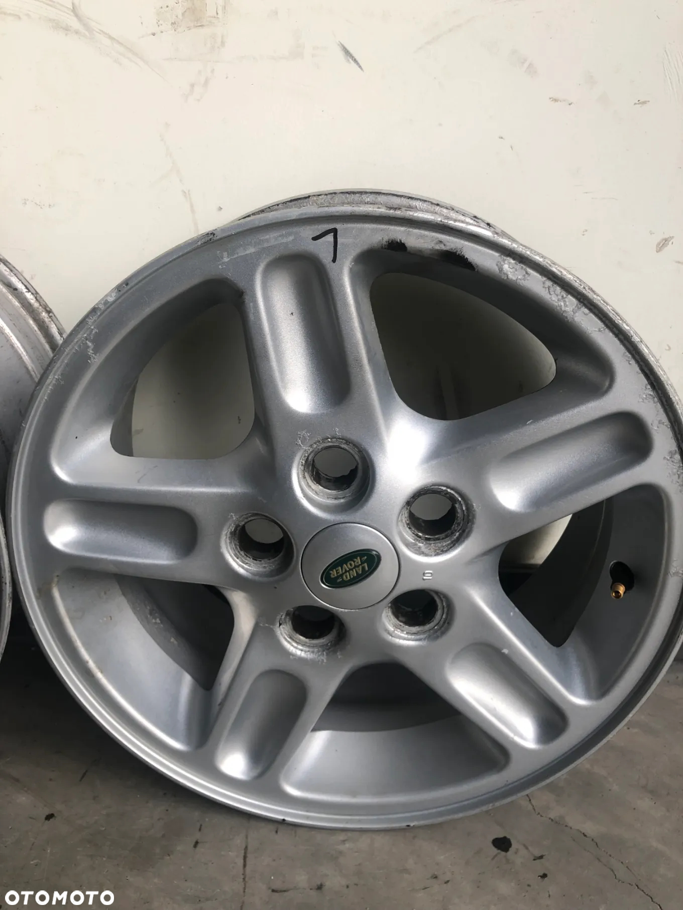 Land Rover Discovery 2 Felgi Aluminiowe 16 cali 3 Sztuki - 5