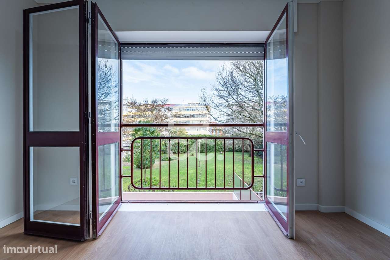 Apartamento T3 Renovado  - Parque da Prelada-7