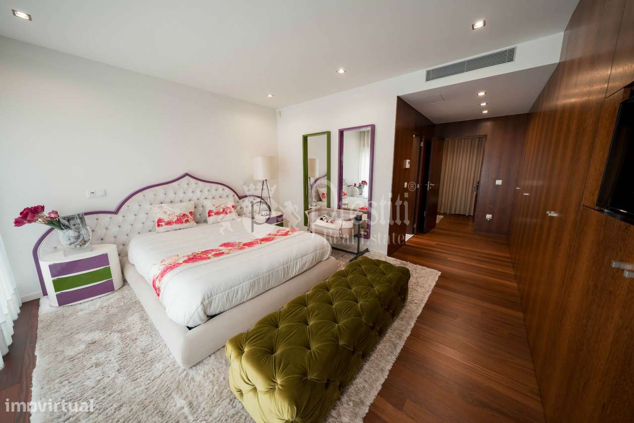 Moradia T4 com Vistas Deslumbrantes em Guimarães-33