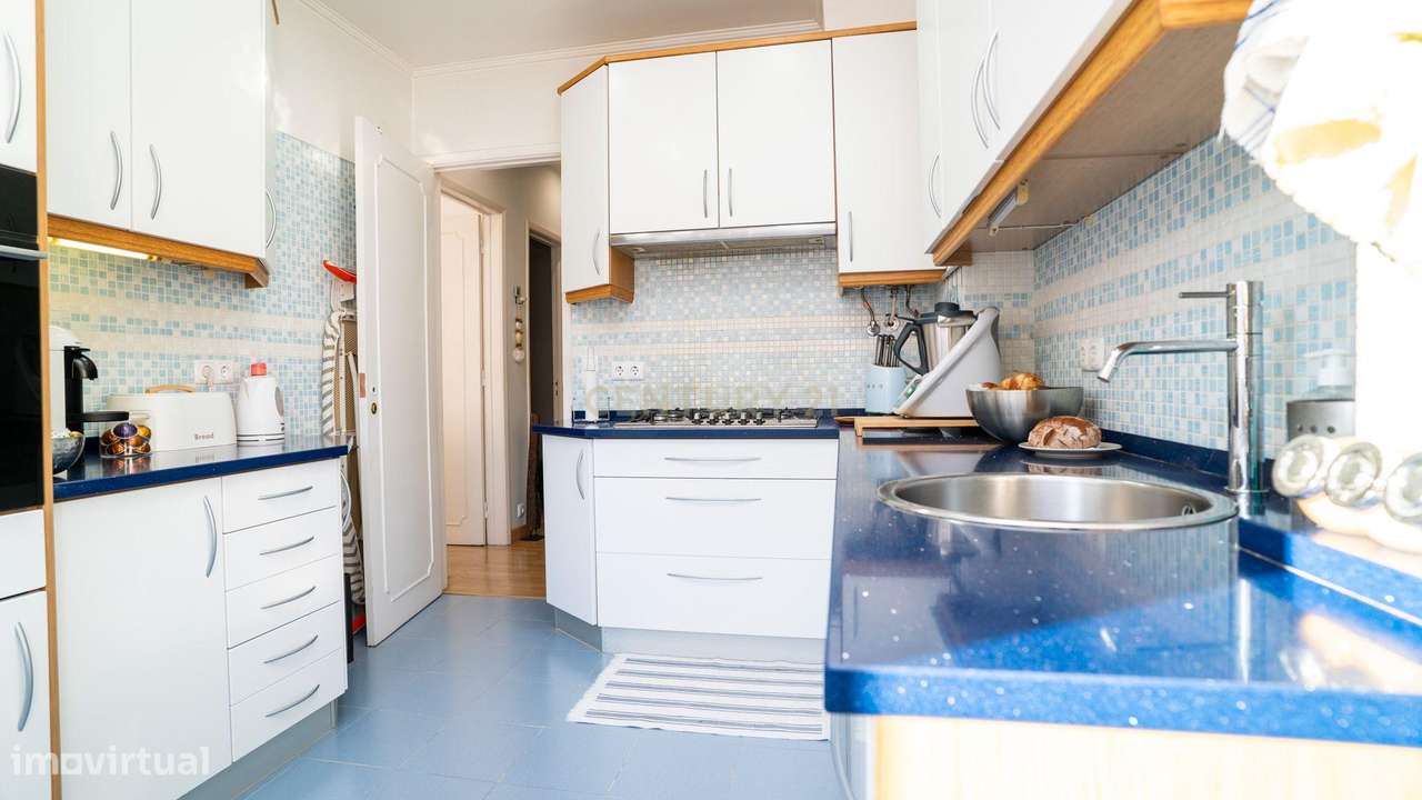 Apartamento T2 + 1* - Remodelado, em Queluz-12