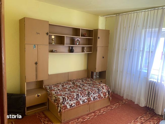 Ap. 3 camere decomandat, et.4 - str. Iasomiei, Bistrita-5