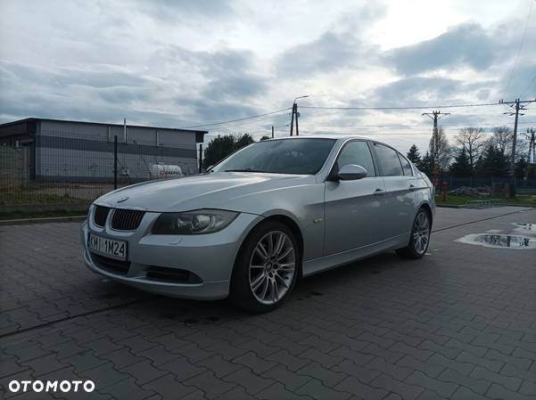 BMW Seria 3 325i - 1