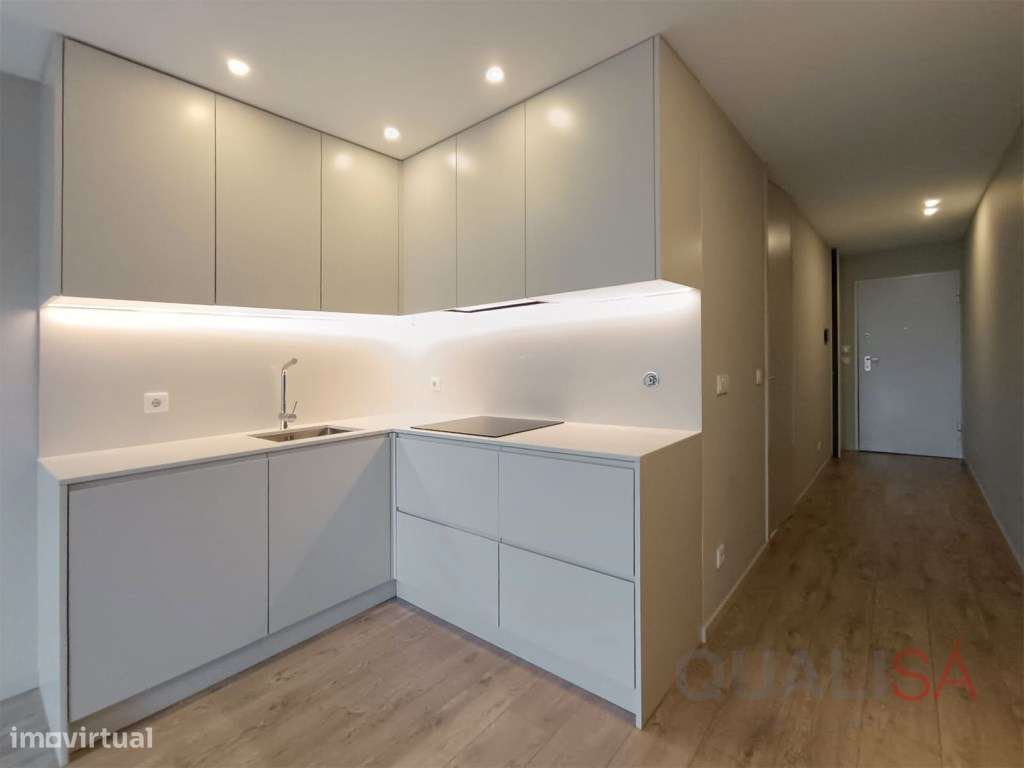 Apartamento T1 equipado, com varandas e lugar de garagem no centro ... - Grande imagem: 2/21