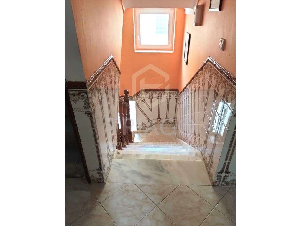 Moradia T4 com Garagem-11