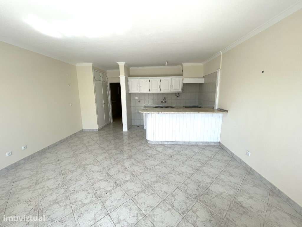Apartamento T1 com Varanda e Vista de Mar - Viva a Tranquilidade à ... - Grande imagem: 5/16
