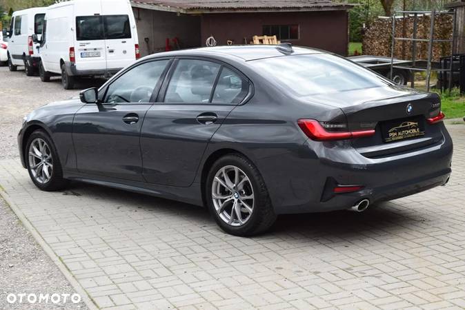 BMW Seria 3 320i M Sport Shadow - 12