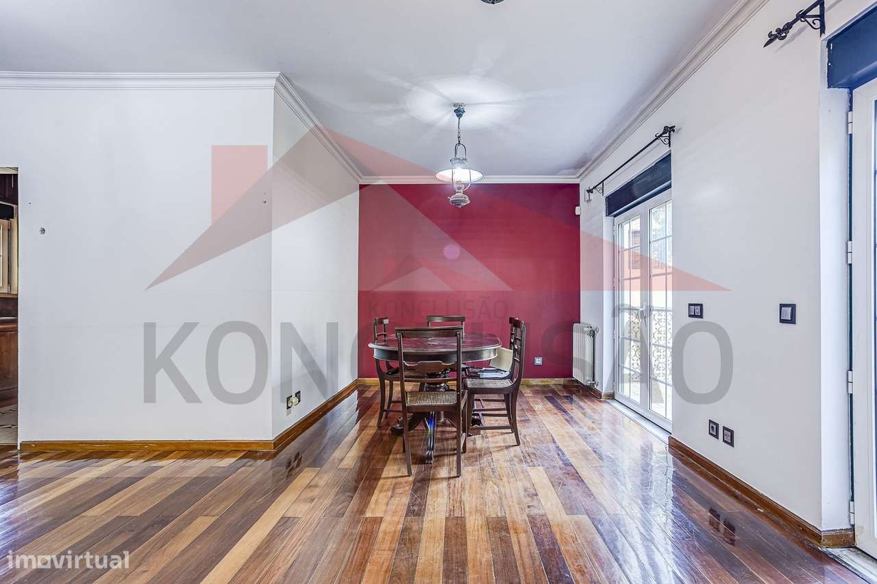 Moradia V4 remodelada, Encarnação - Grande imagem: 5/41