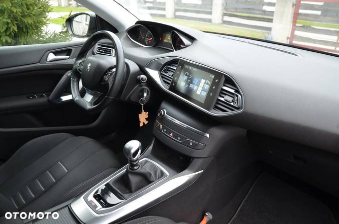 Peugeot 308 SW 130 e-THP Stop & Start Allure - 33