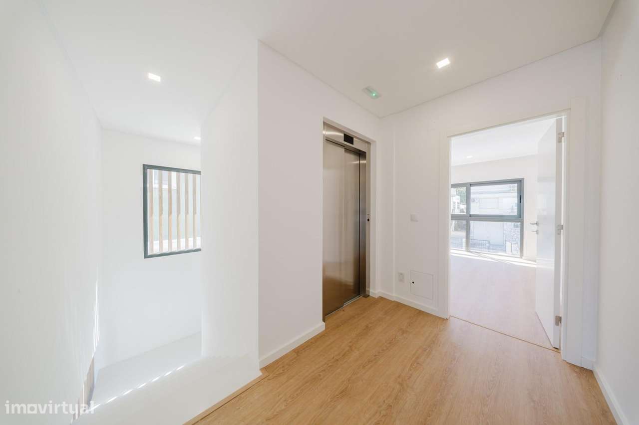 Moradia T5 de Luxo com Piscina e Vista Panorâmica em Mealhada, Loures-33