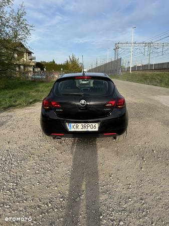 Opel Astra IV 1.6 T Cosmo - 17