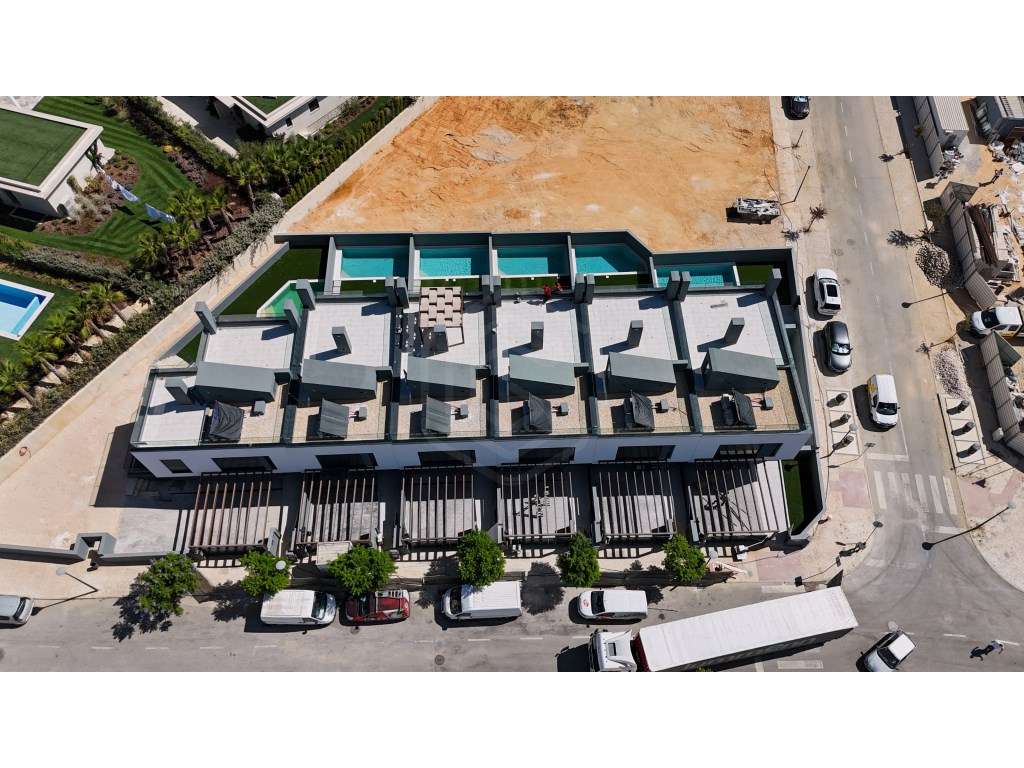 Moradia V4 em Empreendimento de Luxo junto à Ria Formosa em Faro, A... - Grande imagem: 2/68