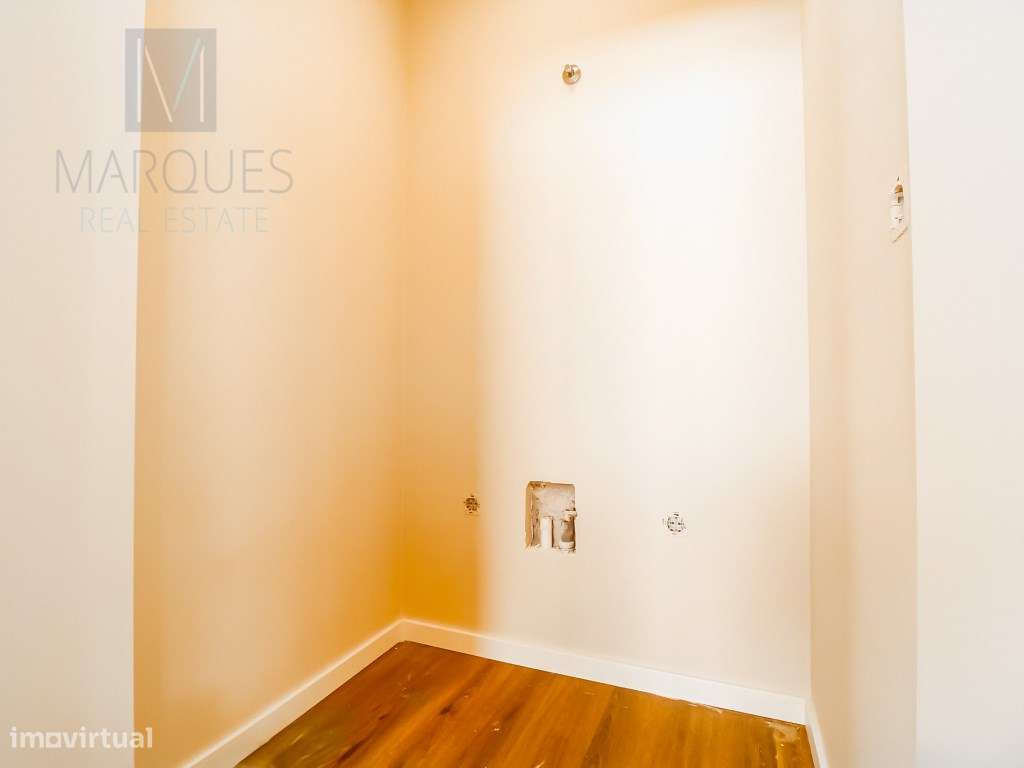 Apartamento T4 com 3 Suites em Almada-9