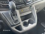 Ford Tourneo Custom - 12