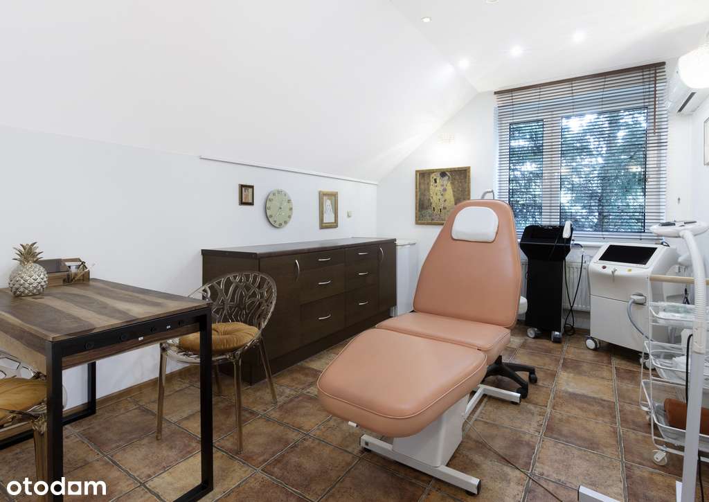 Dom wolnostojący, 250m2, garaż, 4 m.postojowe-16