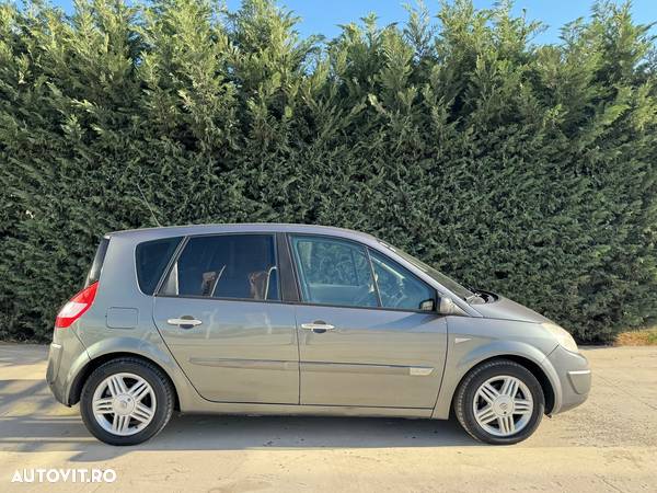 Renault Scenic - 9