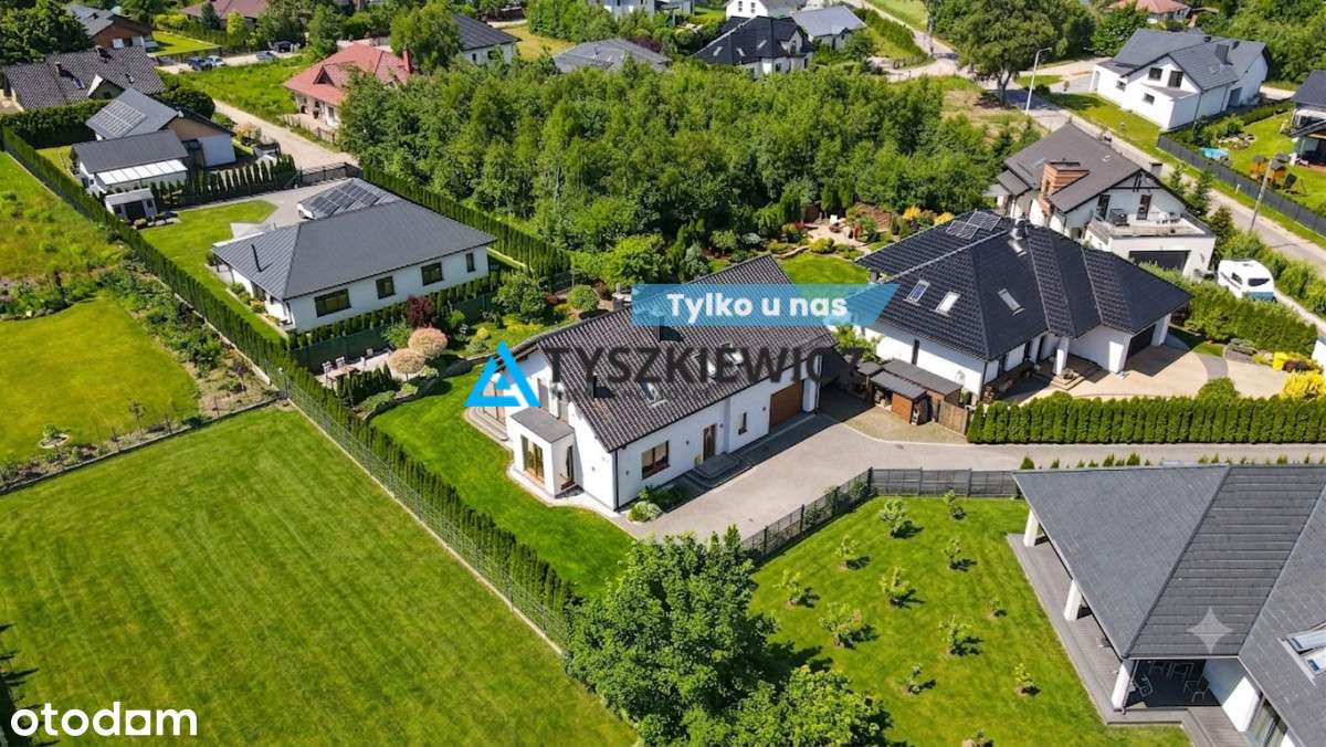 Piękny dom z ogrodem w Tuchomiu