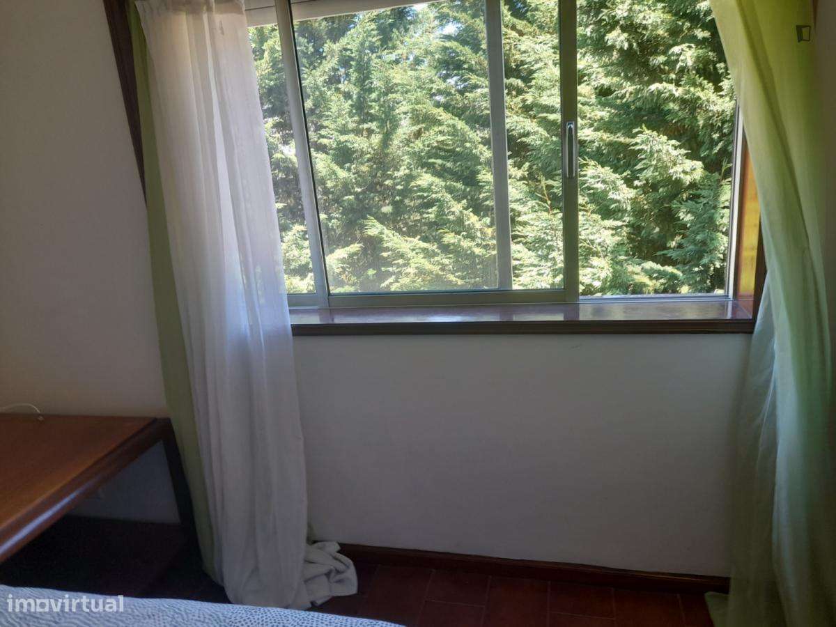 Quarto - localizado em Lordelo do Ouro Porto - Grande imagem: 4/8